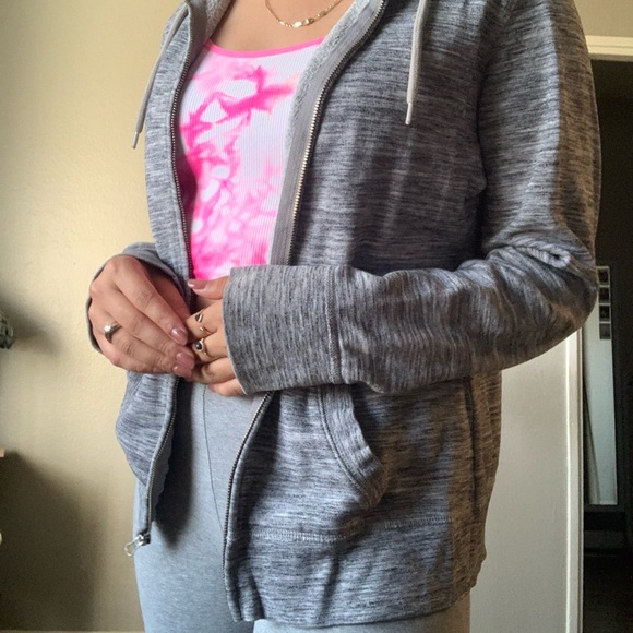 Grey sweater 🦡 - Picture 1 of 5